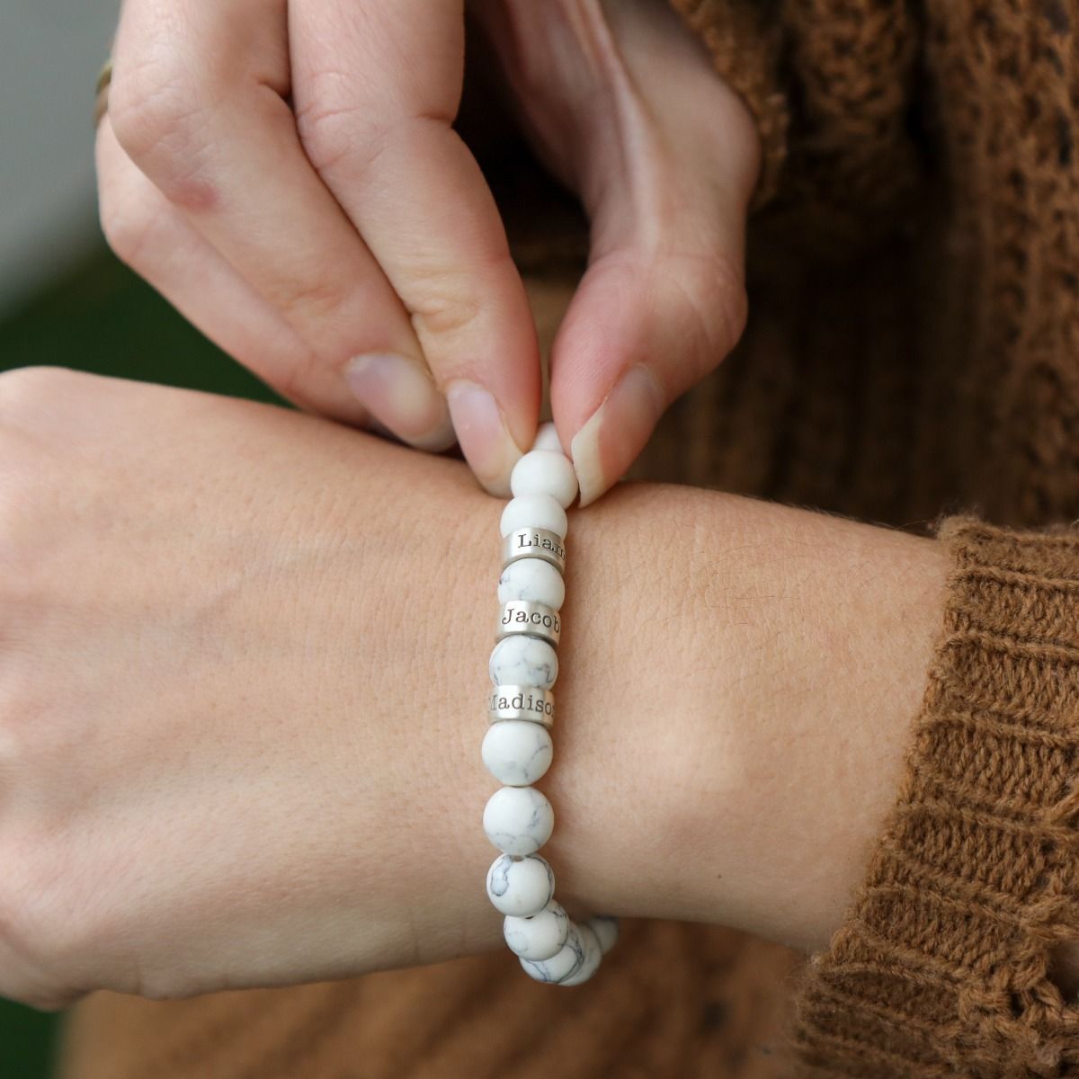Howlite Women Name Bracelet [Sterling Silver]
